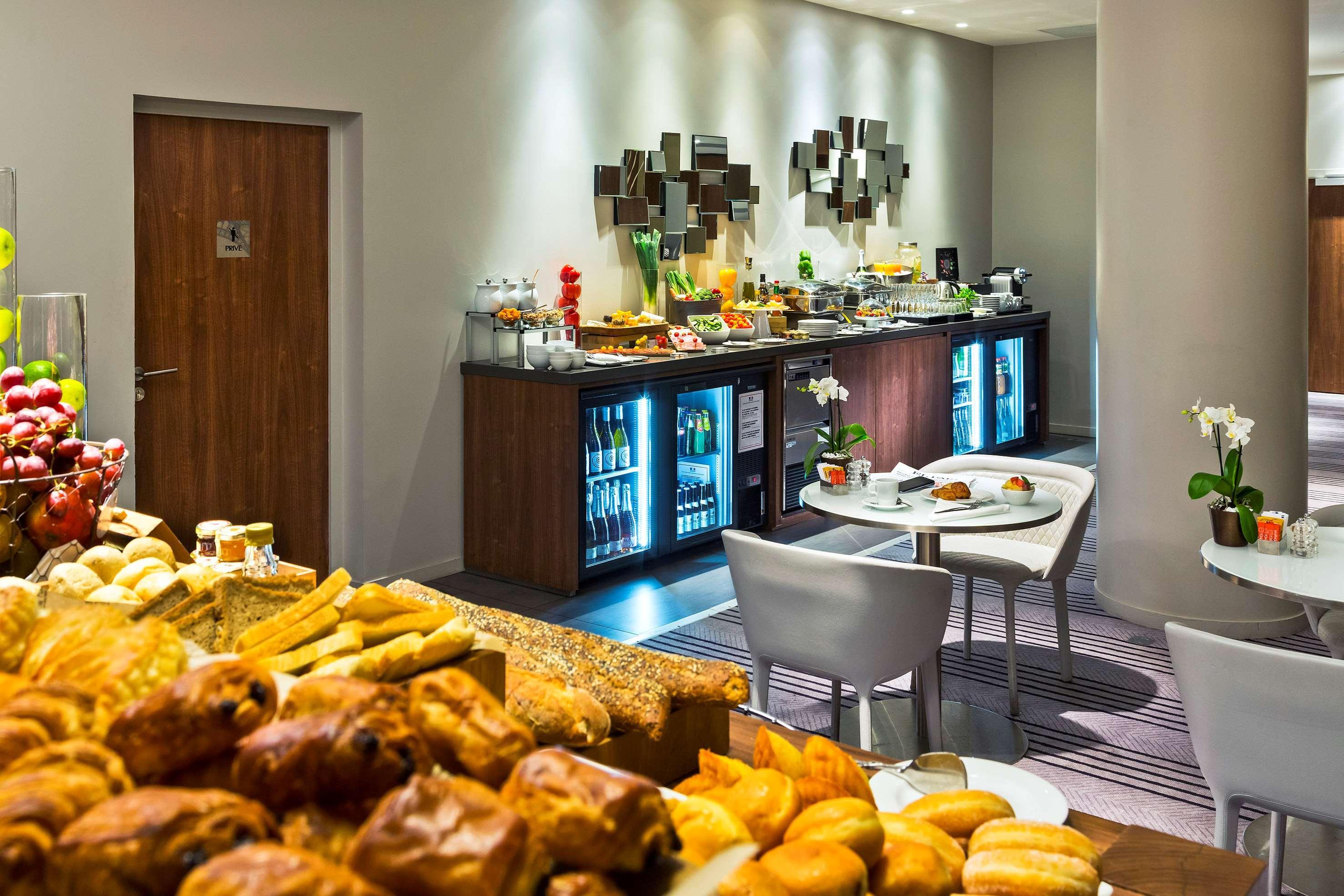 Hotel Melia Paris La Defense Courbevoie Esterno foto