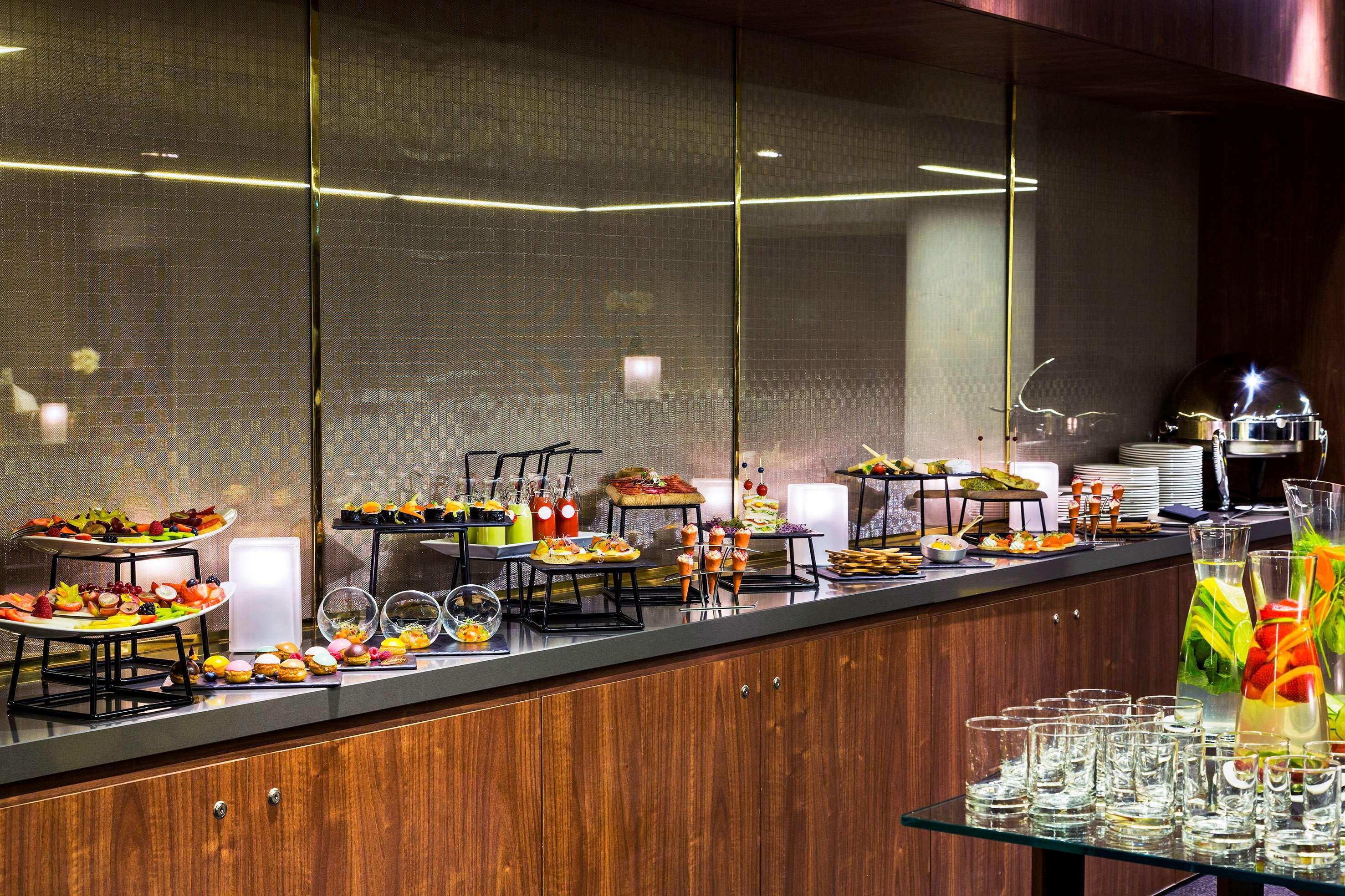 Hotel Melia Paris La Defense Courbevoie Esterno foto